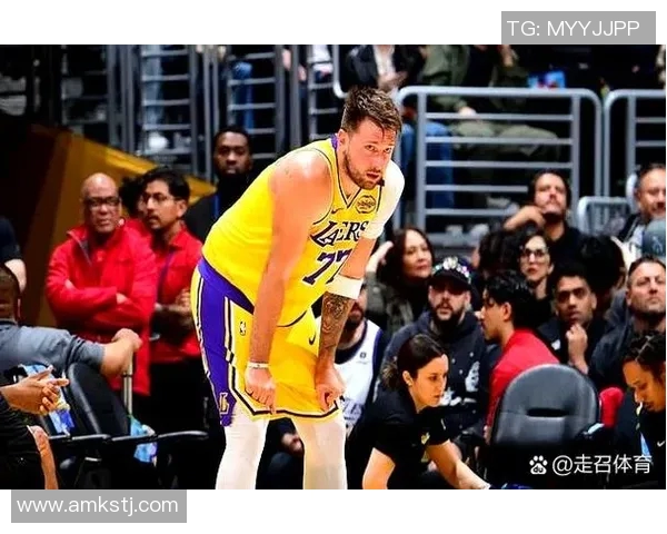 NBA黄蜂与魔术精彩对决全场回放及赛后精彩点评分析